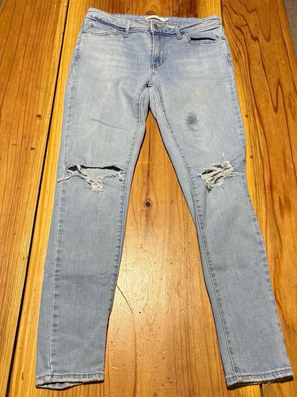 Levi's Light Blue Ripped Women's Skinny Jeans
